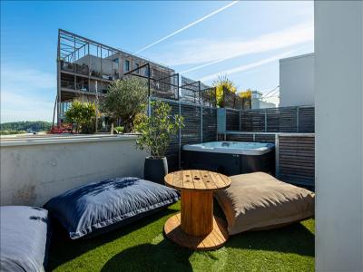 Location Appartement 5 pices BORDEAUX 33100