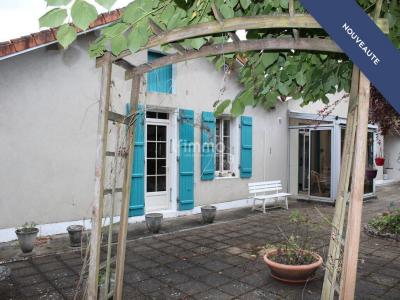 Vente Maison 8 pices COURONNE 16400