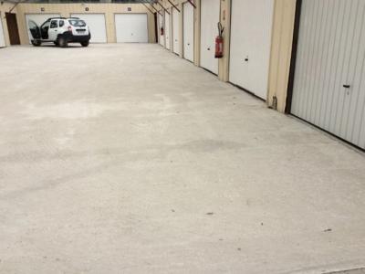 Location Parking CORZE 49140