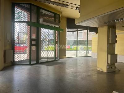 Vente Local commercial PAU 64000