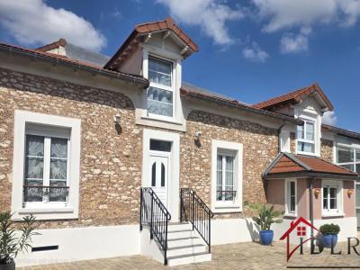 Vente Maison 7 pi�ces COMBS-LA-VILLE 77380