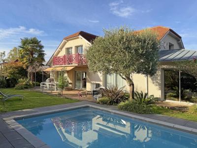 Location Maison 7 pices IDRON 64320