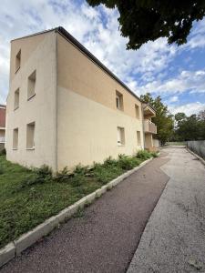 Location Appartement 5 pices GIVRY 71640