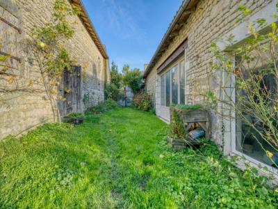 Vente Maison 10 pi�ces VERGNE 17400