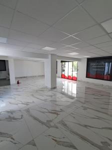 Location Local commercial POSSESSION 97419