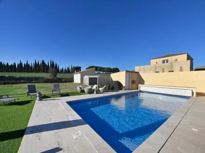 Vente Maison 8 pi�ces SAINT-GILLES 30800