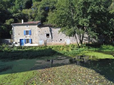 Vente Maison 5 pi�ces CIVRAY 86400