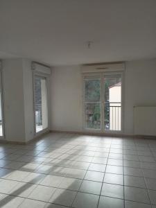 Location Appartement 4 pi�ces TOUR-DU-PIN 38110