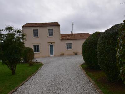 Vente Maison 6 pi�ces CHAMPNIERS 16430