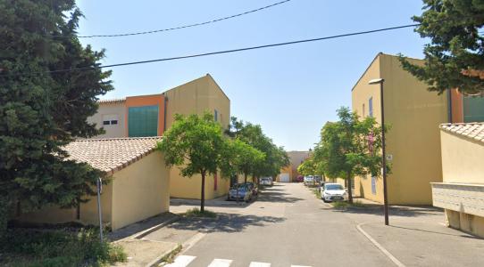 Location Parking ISLE-SUR-LA-SORGUE 84800