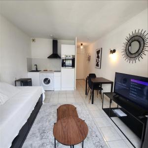 Location Appartement MARSEILLE-5EME-ARRONDISSEMENT 13005