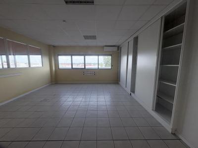 Vente Local commercial BAIE-MAHAULT 97122