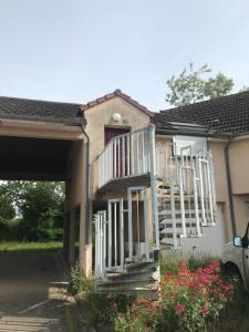 Location Maison LURCY-LEVIS 03320
