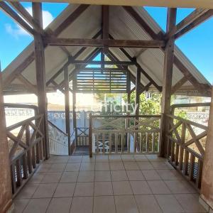 Vente Appartement 4 pi�ces REMIRE-MONTJOLY 97354