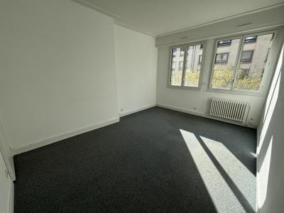 Location Local commercial NANTES 44000