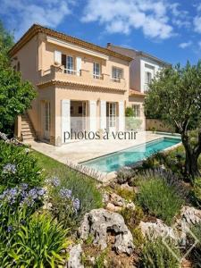 Vente Maison 7 pi�ces MARSEILLE-7EME-ARRONDISSEMENT 13007