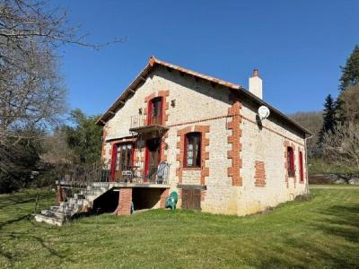 Vente Maison 7 pi�ces NANTEUIL-EN-VALLEE 16700