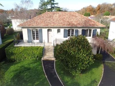 Vente Maison 8 pi�ces COURONNE 16400