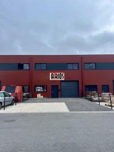 Location Commerce GARDE 83130