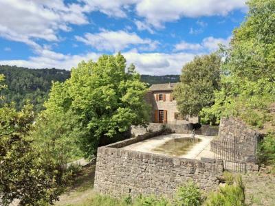 Vente Maison 6 pi�ces VANS 07140