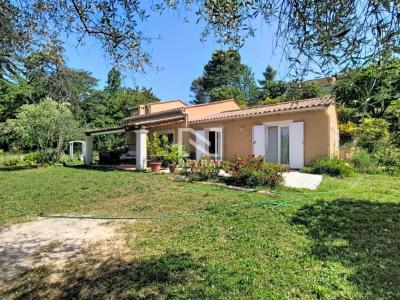 Vente Maison 6 pi�ces TOURRETTES 83440