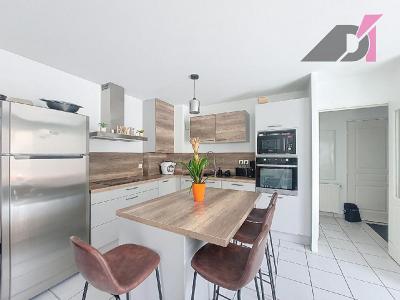 Location Appartement 5 pi�ces CHARNAY-LES-MACON 71850