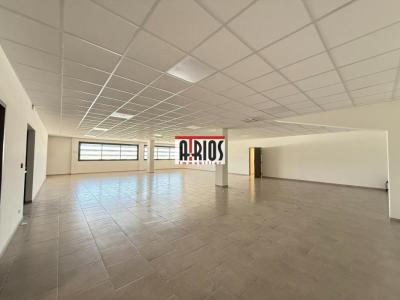 Location Commerce CRAU 83260