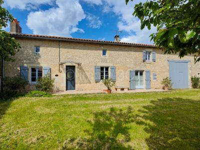 Vente Maison 5 pi�ces CIVRAY 86400