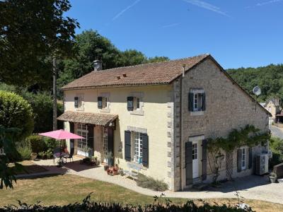 Vente Maison 6 pi�ces CIVRAY 86400