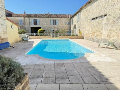 Vente Maison 10 pi�ces AIGRE 16140