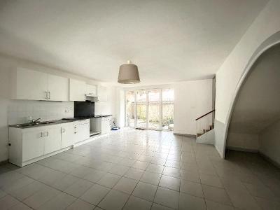 Location Maison 5 pi�ces ANGLADE 33390