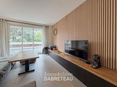 Location Appartement 7 pi�ces BRON 69500