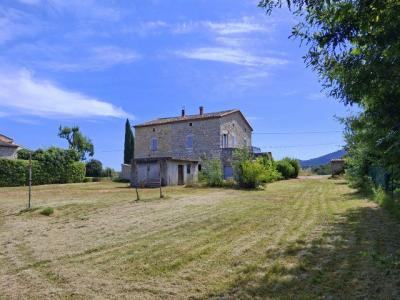 Vente Maison 5 pi�ces VANS 07140