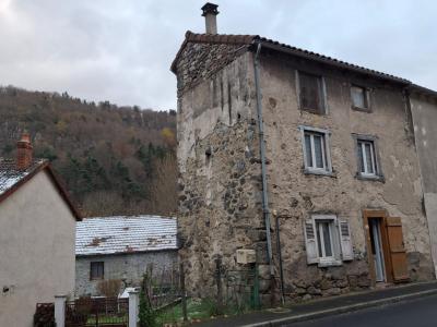 Vente Maison 4 pi�ces FERRIERES-SAINT-MARY 15170