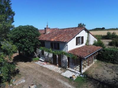 Vente Maison 5 pi�ces CHAMPAGNE-MOUTON 16350