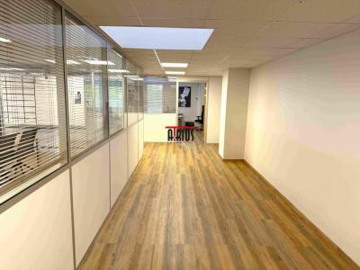 Location Bureau FARLEDE 83210