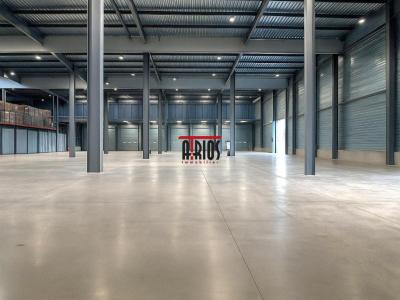 Location Commerce CRAU 83260