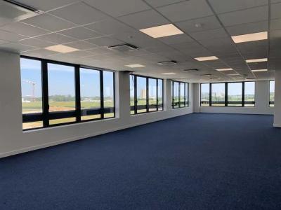 Location Commerce CHESSY 77700