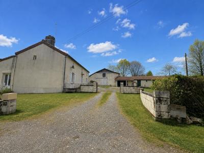 Vente Maison 7 pi�ces LARGEASSE 79240