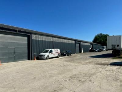Location Commerce NERIGEAN 33750