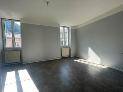 Location Appartement 4 pi�ces MONTREAL-LA-CLUSE 01460