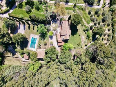 Vente Maison 7 pi�ces CASTELLET 83330