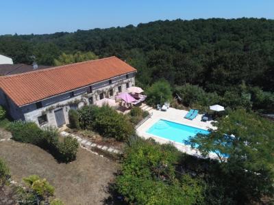 Vente Maison 7 pi�ces CIVRAY 86400