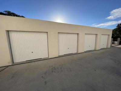 Location Parking PIETROSELLA 20166