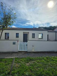 Vente Maison 4 pi�ces BREUILLET 17920