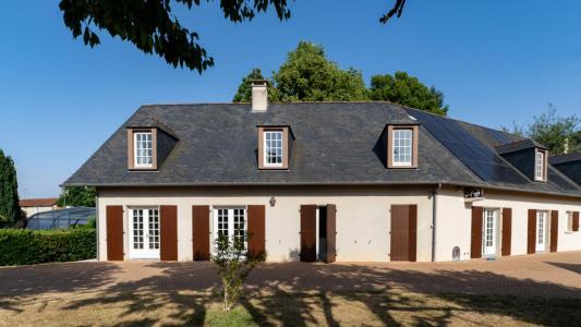 Vente Maison 7 pi�ces CIVRAY 86400