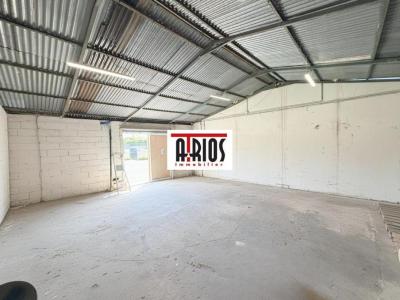 Location Commerce FARLEDE 83210