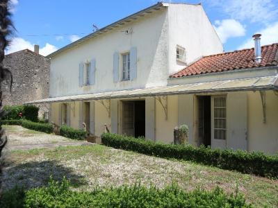 For sale Saint-jean-d'angely Charente maritime (17400) photo 0