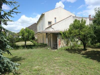 For sale Saint-jean-d'angely Charente maritime (17400) photo 1