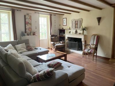 For sale Saint-jean-d'angely ENTRE ST JEAN DANGELY & SAINTES 9 rooms 230 m2 Charente maritime (17400) photo 0